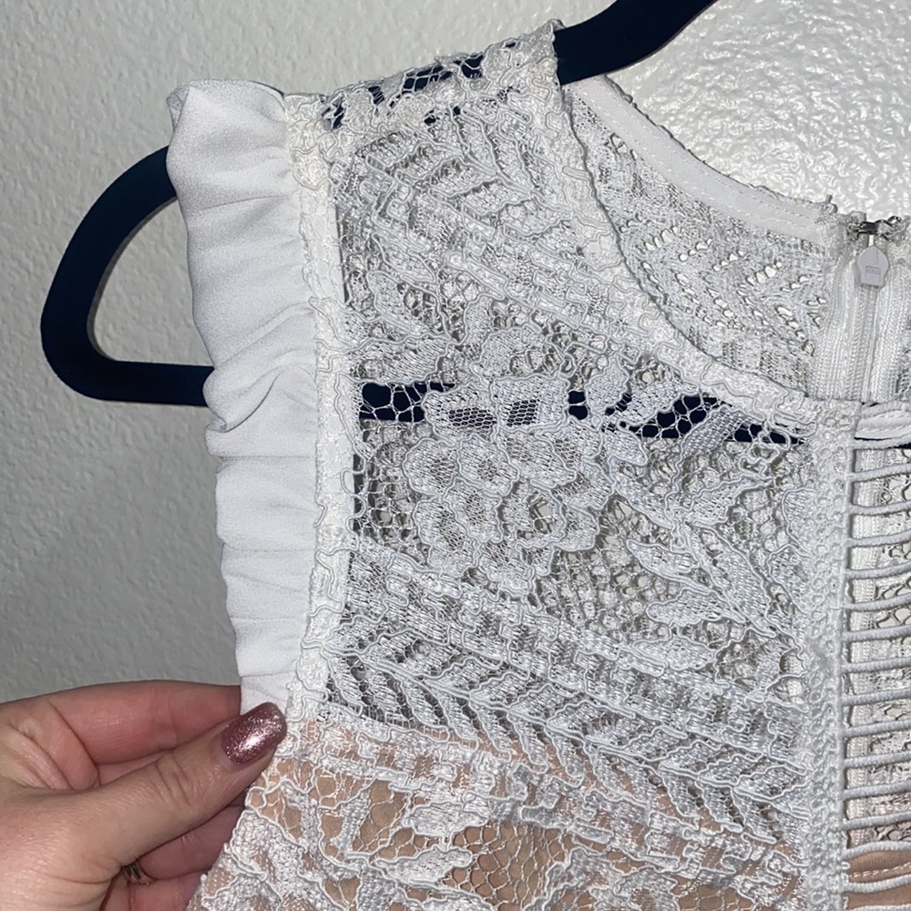 NWT Audrea White Lace & Ruffle Mini Dress - Picture 3 of 7